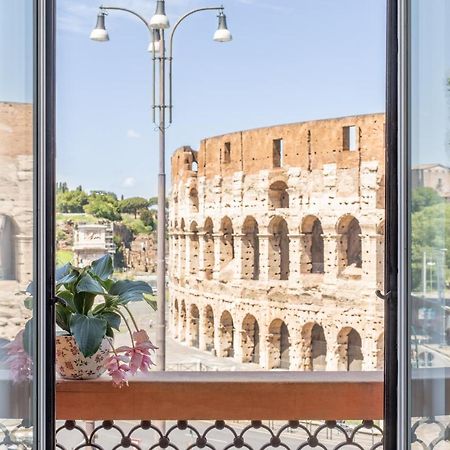 Iflat Unforgettable In Front Of Colosseum Roma Exterior foto